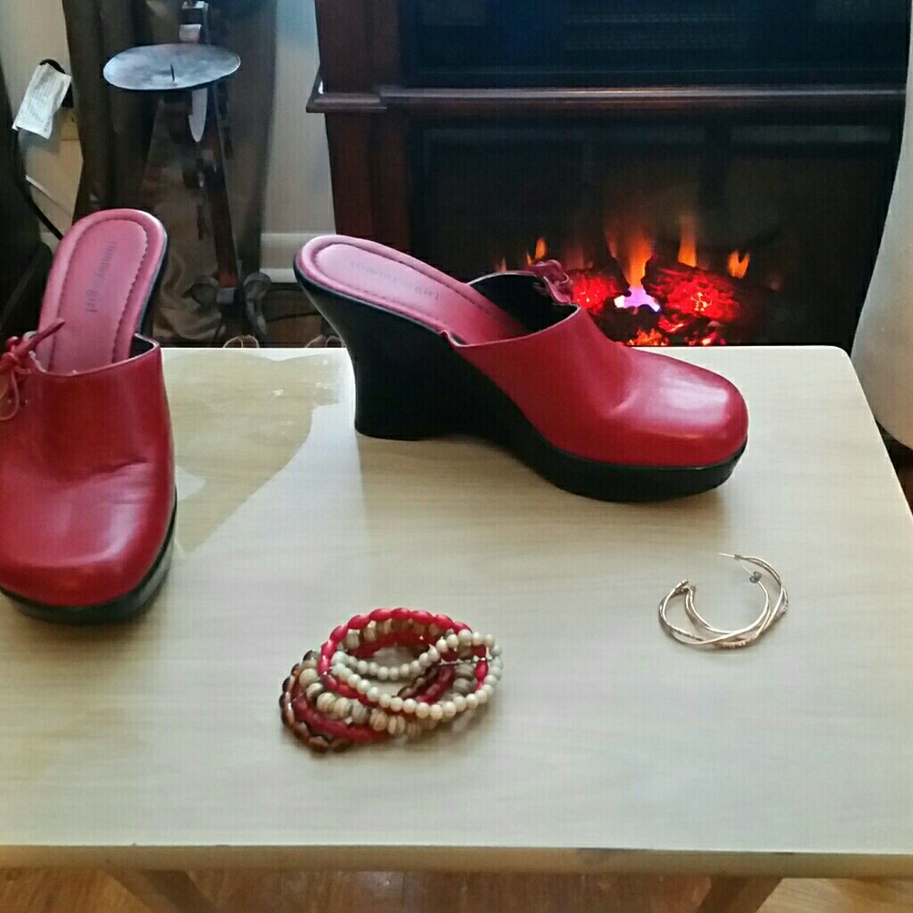 Clogs